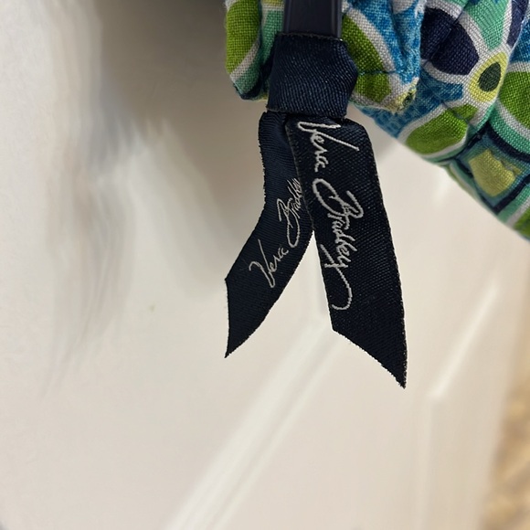 GUC Vera Bradley Daisy Daisy Barrel Bag - Picture 2 of 4